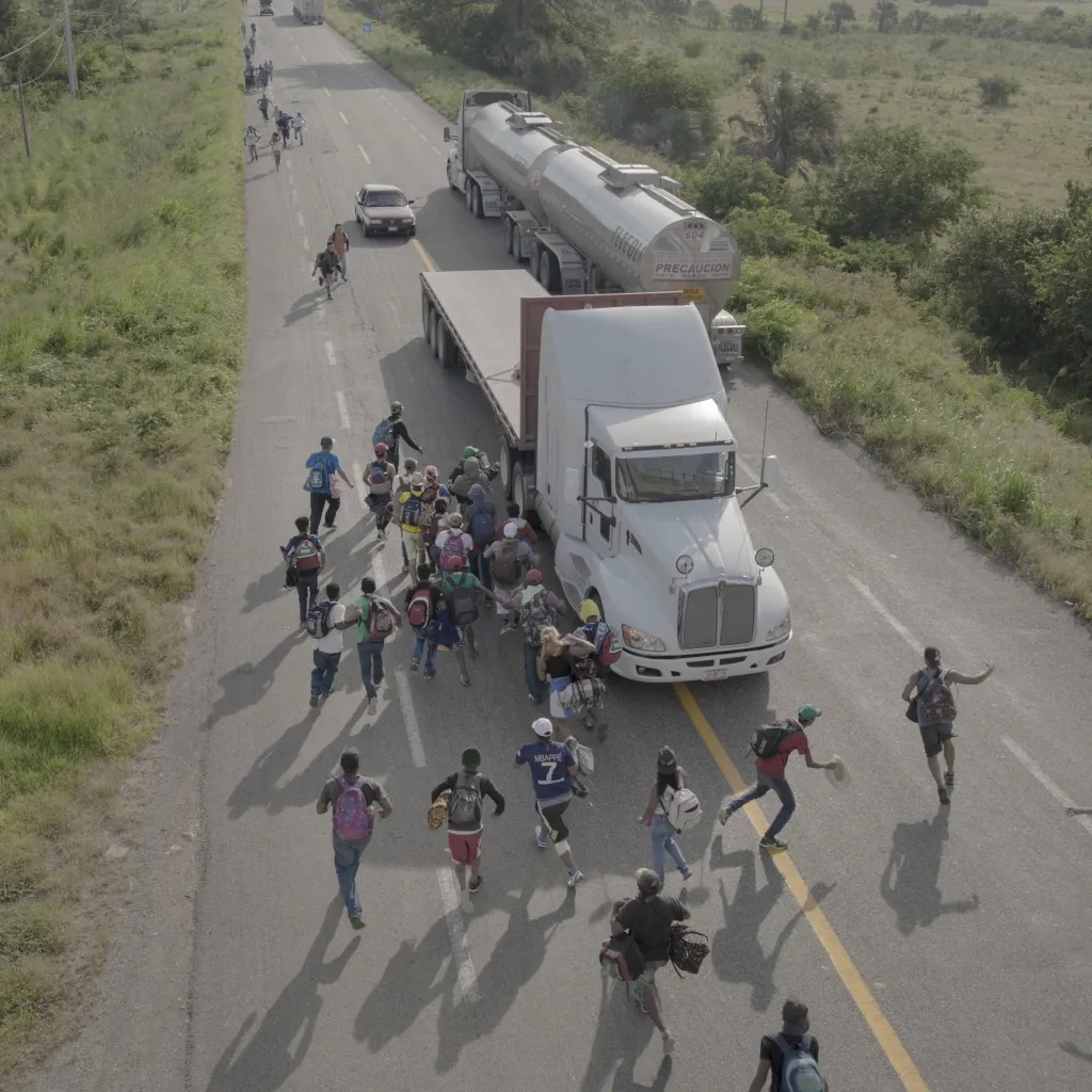 1. místo v kategorii fotopříběh (Pieter Ten Hoopen, Agence Vu): Karavana migrantů směřující k americké hranici. Během října a listopadu 2018 se tisíce uprchlíků z Nikaraguy, Salvadoru a Guatemaly vydaly na cestu do USA