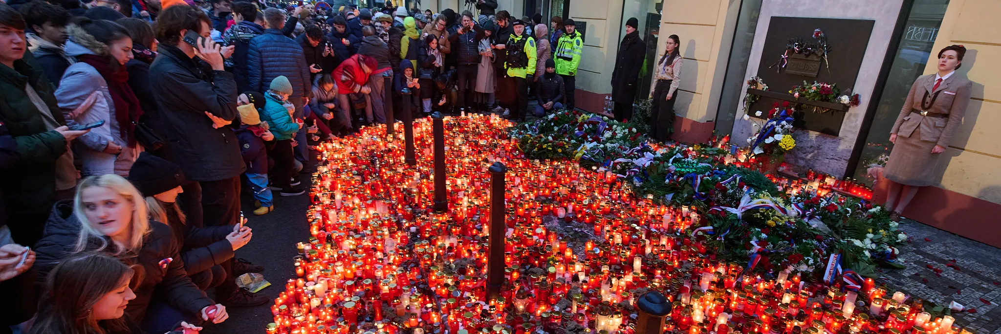 Česko si připomnělo 17. listopad, davy vyrazily na Národní třídu