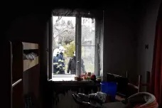 Při požáru domu ve Vidnavě se zranili dva lidé, hořelo i v Hranicích