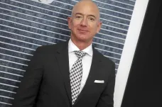 Bezos prodal akcie Amazonu za více než tři miliardy dolarů