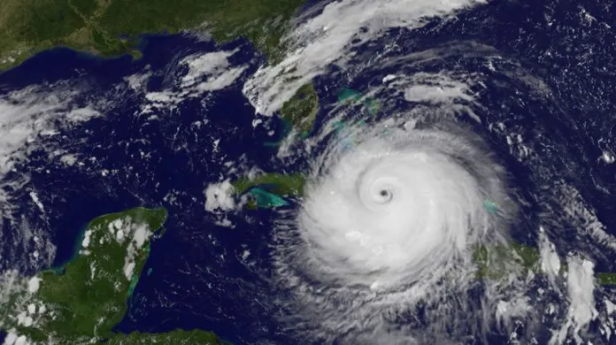 Zprávy: Hurikán Maria se řítí na Karibské ostrovy