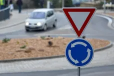Nebezpečná křižovatka u Lovosic se změní na kruhový objezd