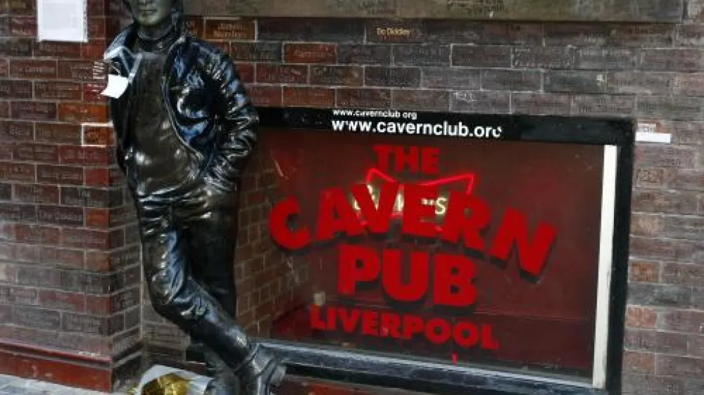 30. výročí smrti Johna Lennona v Liverpoolu