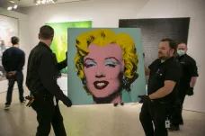 Warholův portrét Marilyn Monroe je nejdražším vydraženým dílem z 20. století
