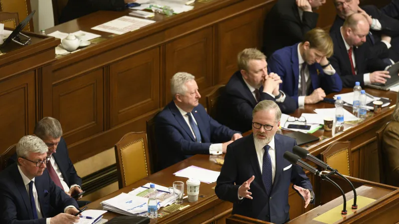 Expremiér Petr Fiala (ODS) na první řádné schůzi sněmovny v roce 2026