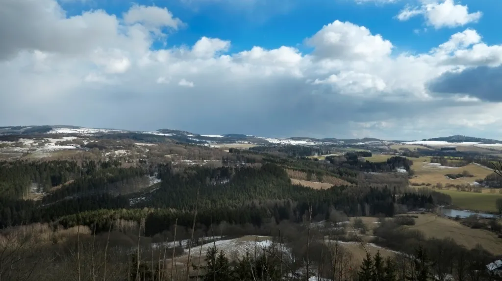 Doupovské hory (pohled z hradu Andělská Hora)