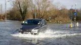 Anglii sužují povodně