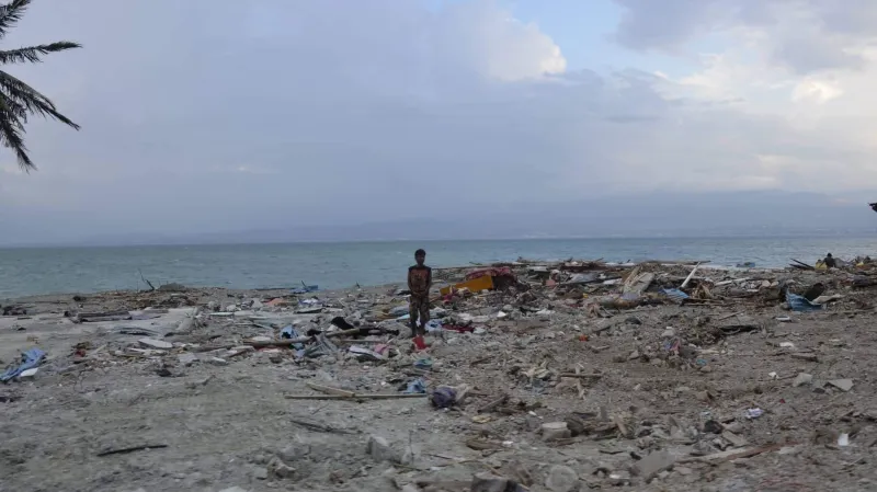 Indonésii zasáhla série zemětřesení a tsunami