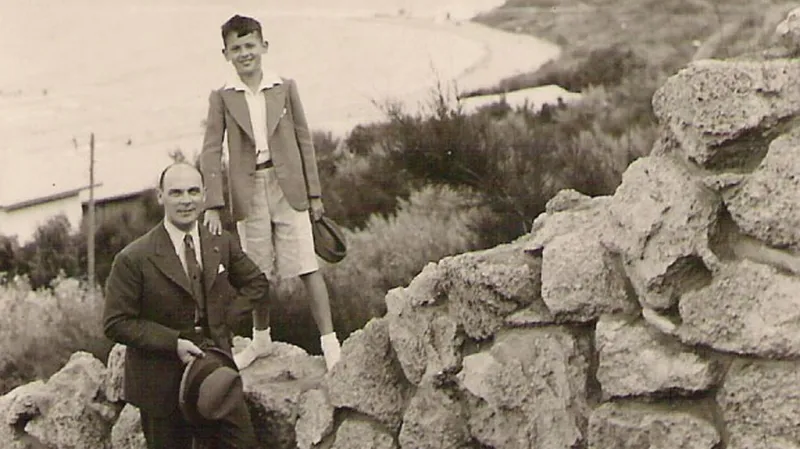 Heliodor Píka v Rumunsku se synem Milanem