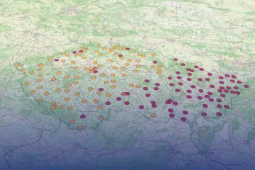 První rekord padl už ráno. Sledujte, jak vlna veder dál svírá Česko
