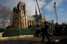 Notre-Dame se chystá na otevření po požáru, na slavnost zavítá i Trump