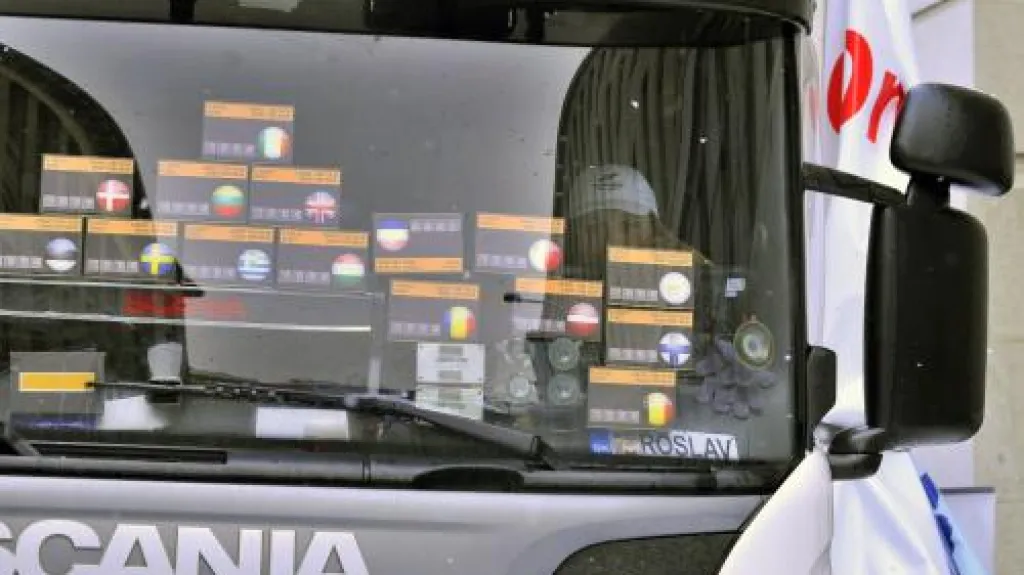 Elektronické krabičky potřebné pro průjezd Evropou