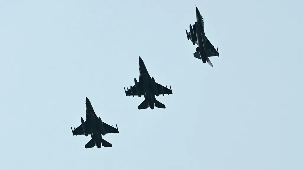 Stíhací letouny F-16 Fighting Falcon (USA)