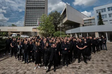 Slovenští veřejnoprávní novináři protestovali v černém