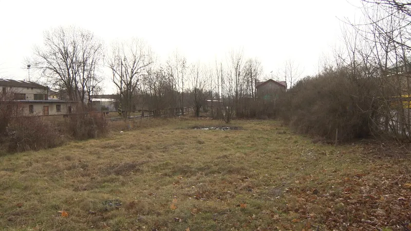 Místo, kde radnice Broumova plánuje vybudovat nové autobusové nádraží