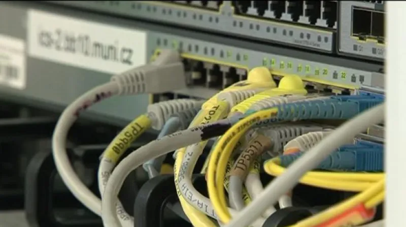 UniCredit Bank úpěla pod náporem hackerů, na web dali prohlášení