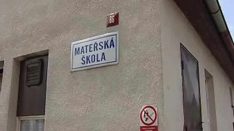 Dřevomorka vyhání děti ze školky v Poběžovicích.