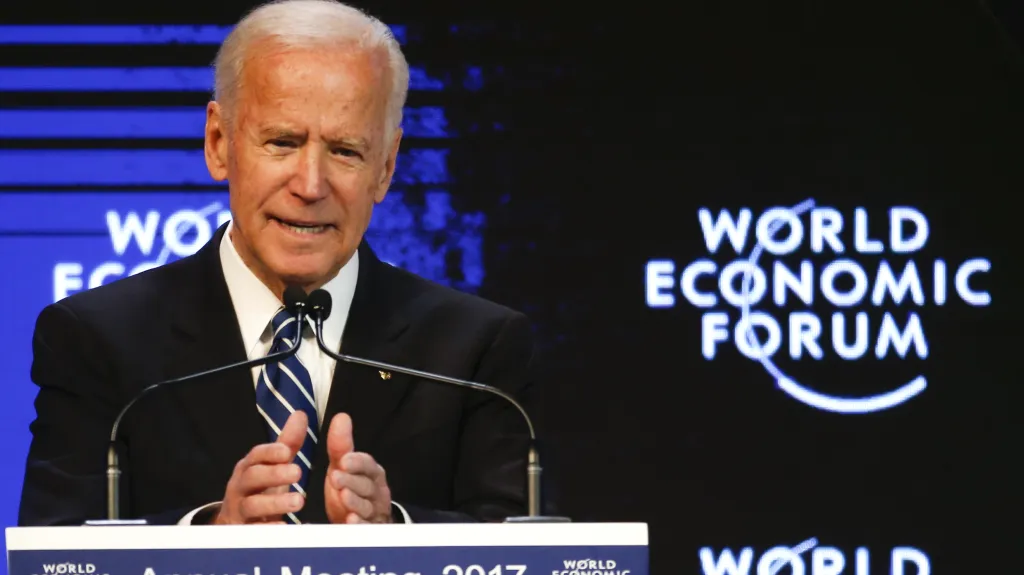 Joe Biden na ekonomickém fóru