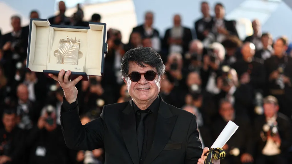 Džafar Panahí se Zlatou palmou z festivalu v Cannes