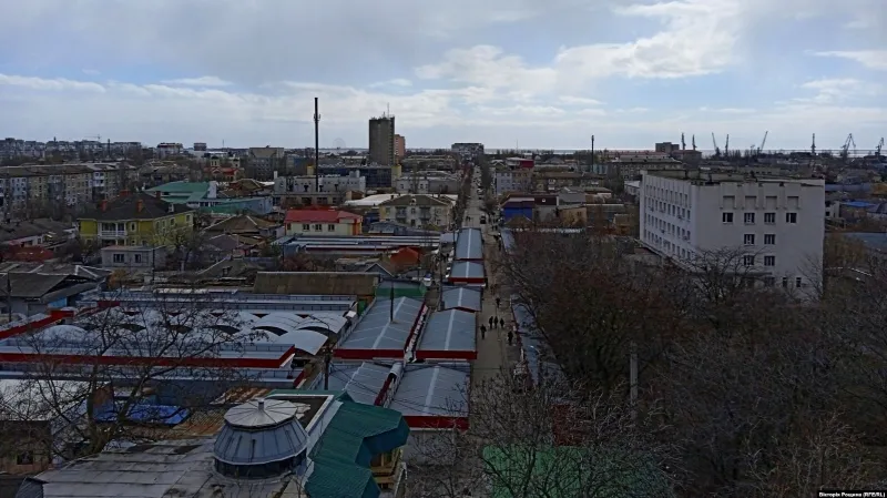 Město Berďansk na snímku z 30. dubna 2022