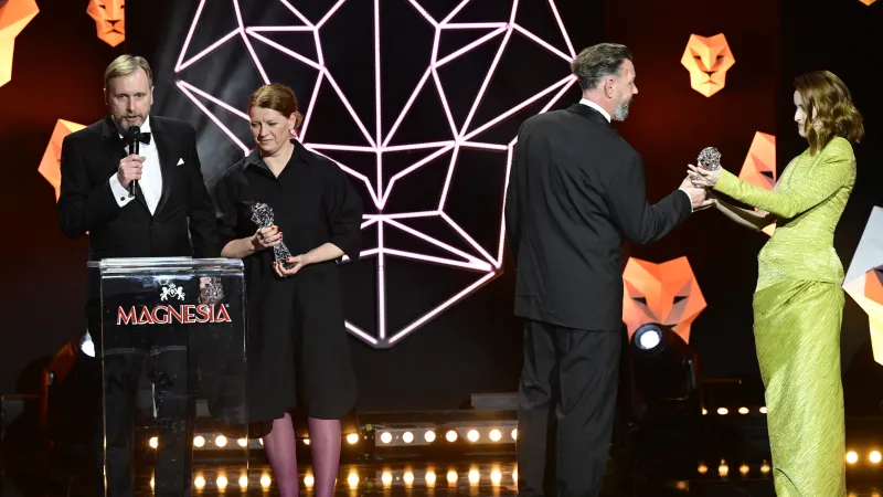 Ocenění nejlepší masky za seriál Volha získali (zleva) Martin Valeš, Jana Bílková, Martin Větrovec