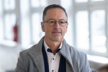 „Pardubická chobotnice“. Reportéři ČT zmapovali kauzu, v níž čelí obvinění exprimátor