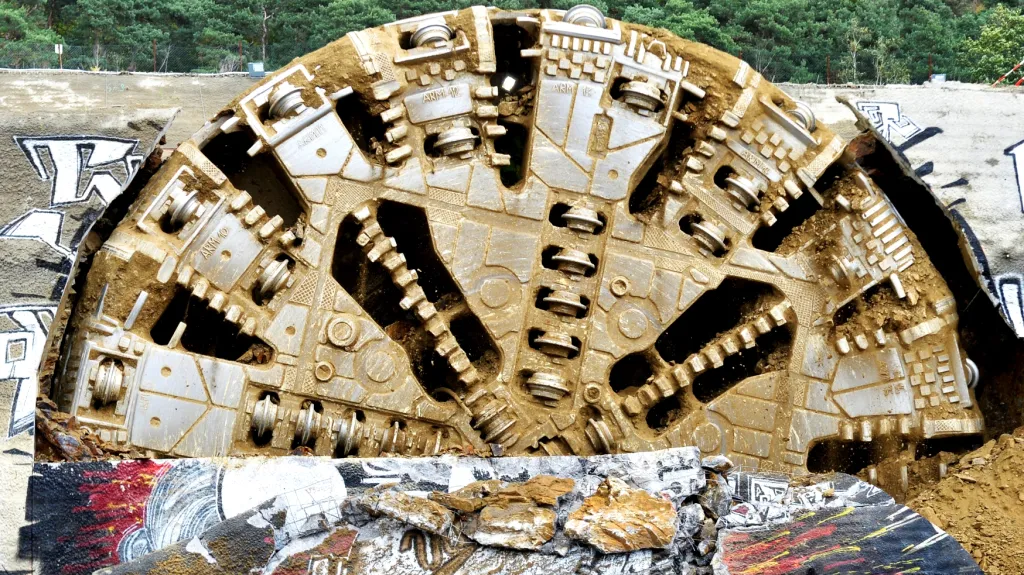 Razicí stroj Viktoria