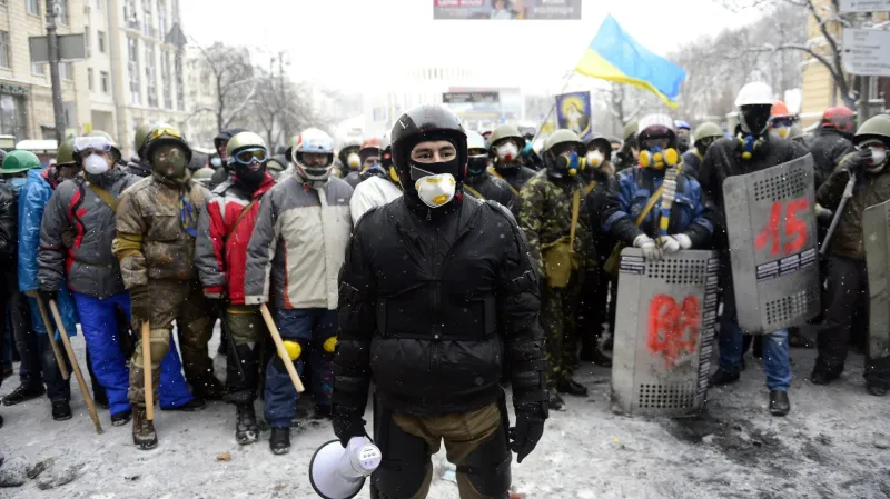 Radikální odpůrci vlády v ulicích Kyjeva