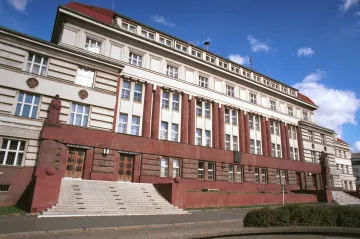 Soud potvrdil ženě 18 let a devět měsíců vězení za vraždu matky a dcery