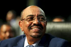 Bývalý súdánský prezident Bašír byl jedinou hlavou státu obviněnou z genocidy