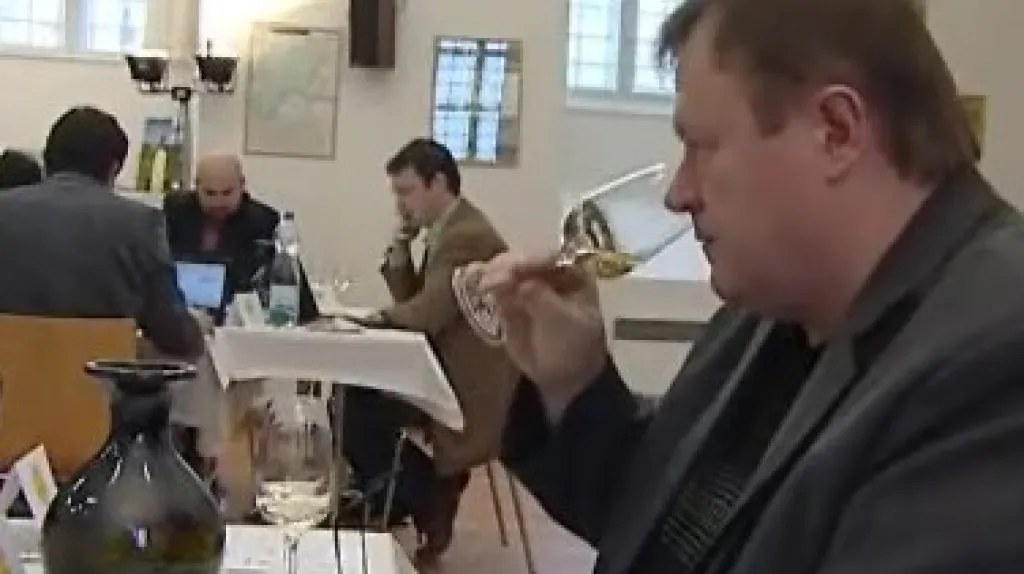 Sommeliér na Salonu vín