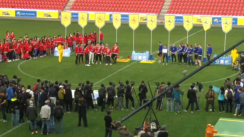 Natáčení na fotbalovém stadionu v Edenu