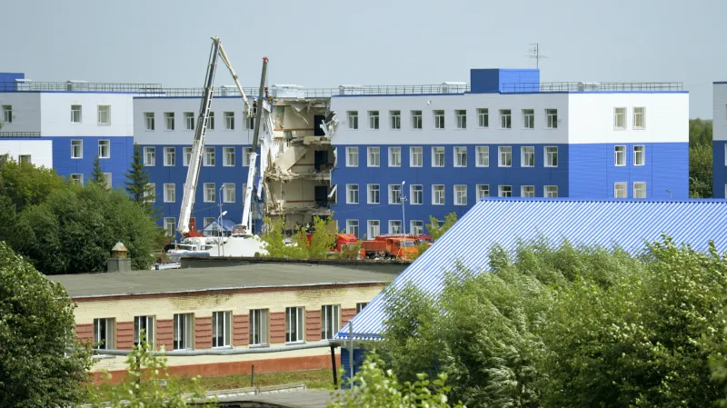 Zřícená kasárna v Omsku