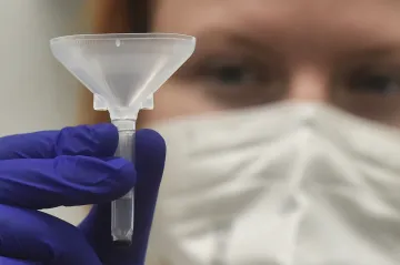 Valašskomeziříčská nemocnice nabízí PCR testy ze slin. Lidé jim dávají přednost 