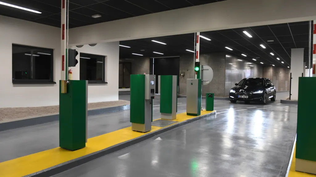 Parkoviště pod Novou scénou Národního divadla