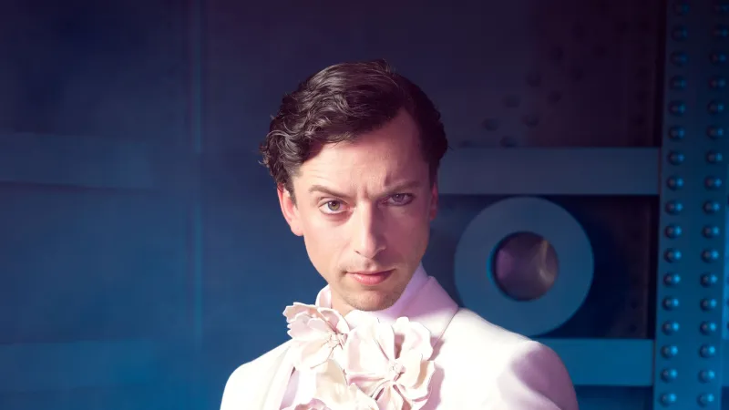 Jan Cina v The Saturn Revue