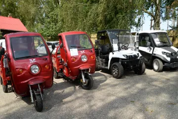Neekologické a hlučné multikáry jdou do šrotu. Po olomoucké zoo se budou prohánět elektromobily