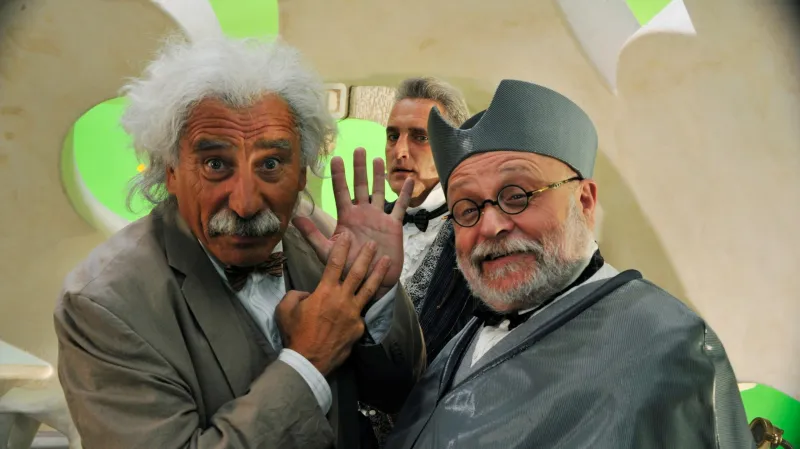 Špačkovi v síti času