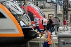 Němečtí železničáři odvolali stávku, která měla od neděle narušit dopravu i do Česka