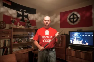 Výchovný film? Svět podle Daliborka neonacisty asi nezmění, pohled na ně možná ano