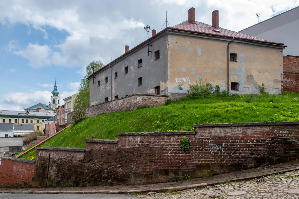 Z bývalé věznice v Trutnově by mohly být zázemí a depozitář Muzea Podkrkonoší, nová Galerie draka nebo dům technických dovedností