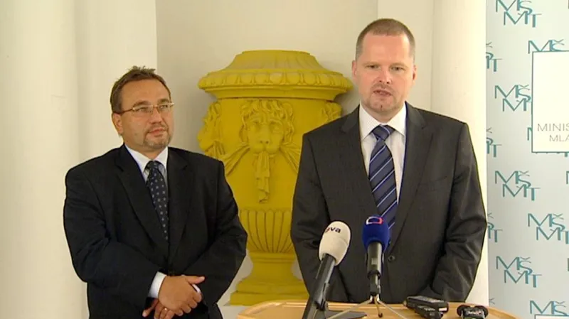 Ministr školství Petr Fiala