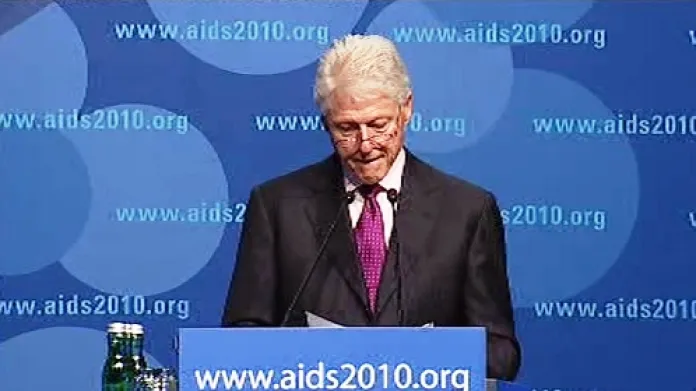 Bill Clinton na konferenci AIDS 2010