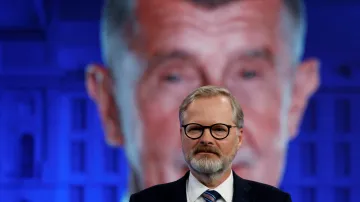 Předseda ODS Petr Fiala během televizní debaty se šéfem hnutí ANO Andrejem Babišem