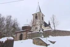 Kostel v Bartošovicích v Orlických horách si pronajala obec, aby ho zachránila