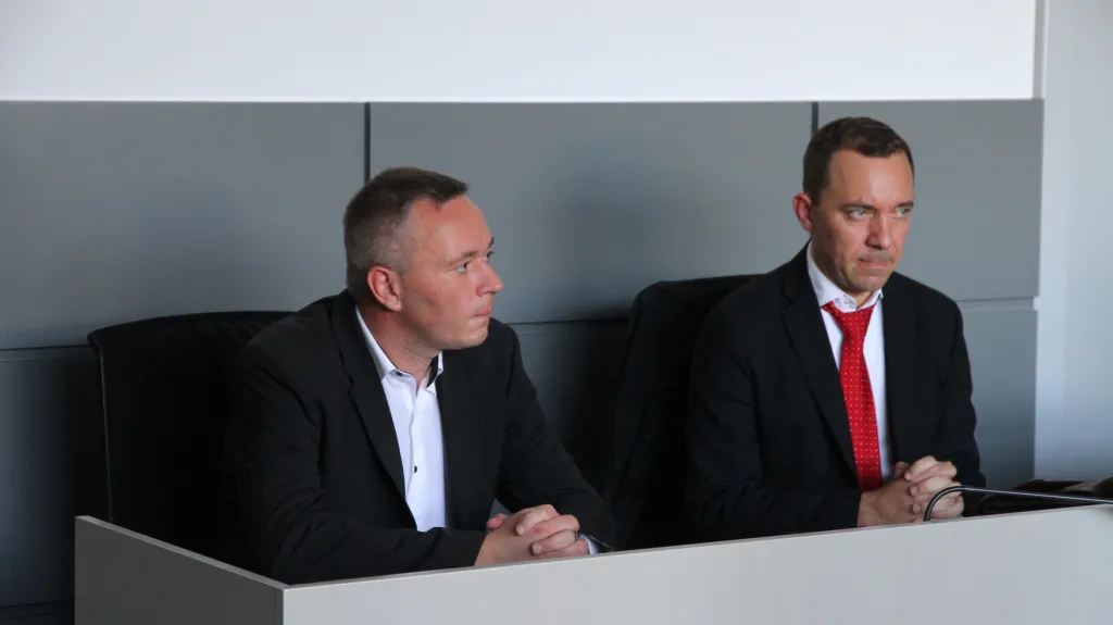 Bývalý policejní náměstek Karel Kadlec (vlevo) a jeho obhájce Tomáš Grepl