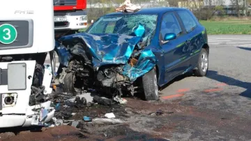 Příčinou nehody byl pravděpodobně alkohol, řidič osobního auta nadýchal přes půl promile