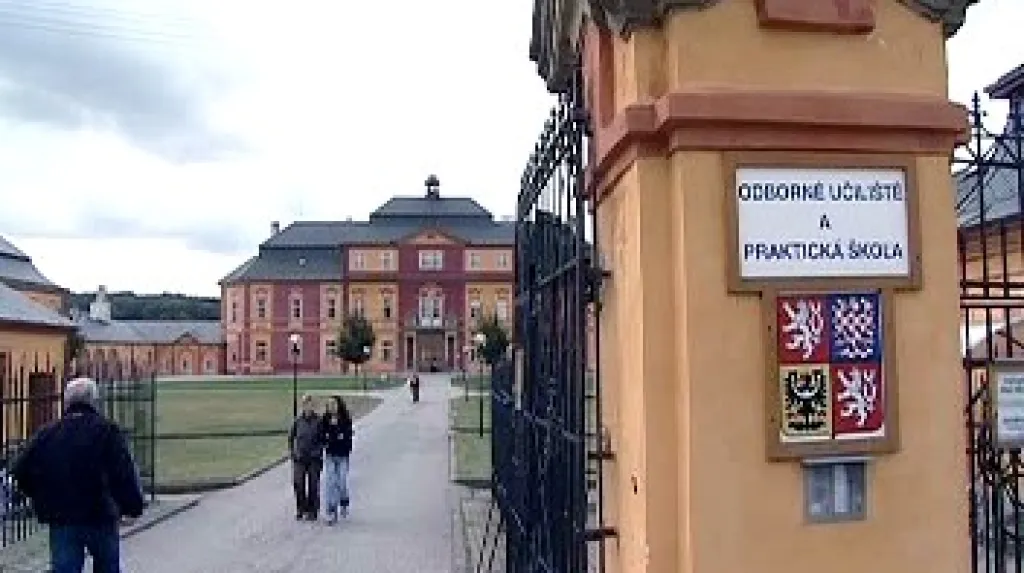 OU a PrŠ Chroustovice
