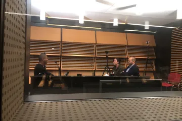 Bábu pod kořenem bych zpracoval jinak, byla by to ale chyba, říká k ikonické reportáži TV Nova Rey Koranteng