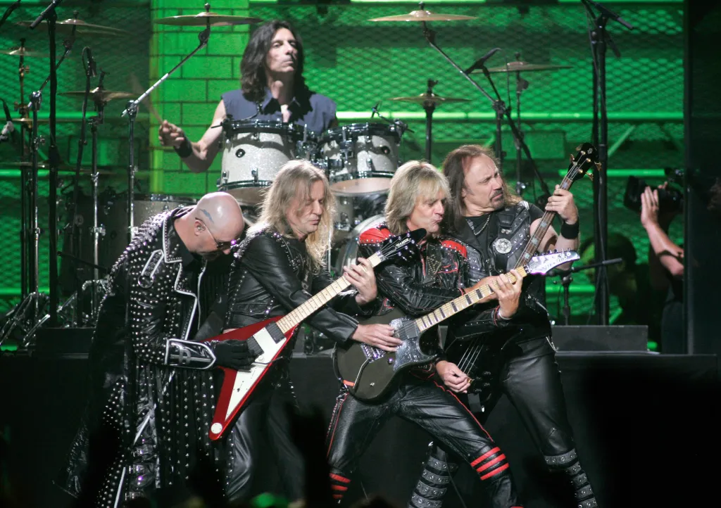 Heavymetaloví Judas Priest spraví náladu fanouškům, kteří litují zrušeného koncertu Ozzyho Osbourna, na němž měli vystupovat jako hosté. Nakonec zahrají 29. března v O2 areně sice bez Ozzyho, zato s kapelami Saxon a Uriah Heep